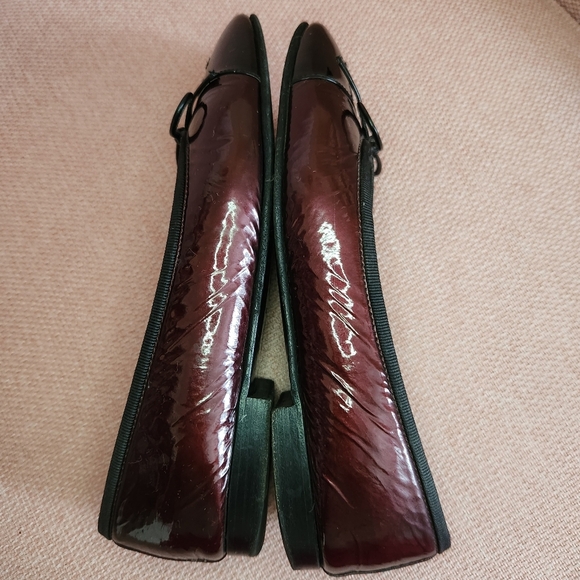 Authentic Chanel Patent Leather Ballet Flats 35 - Picture 7 of 12